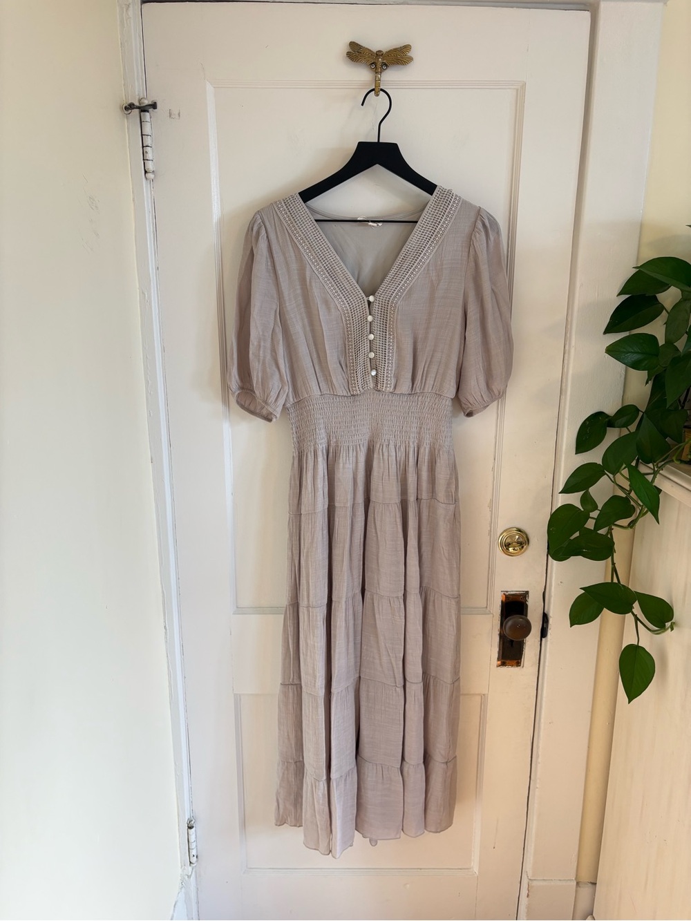 Kings Road Women’s Smocked Waist Boho Tiered Midi Dress Gray Large